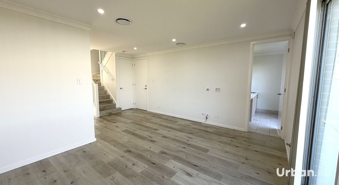 Austral 16 Dew Street