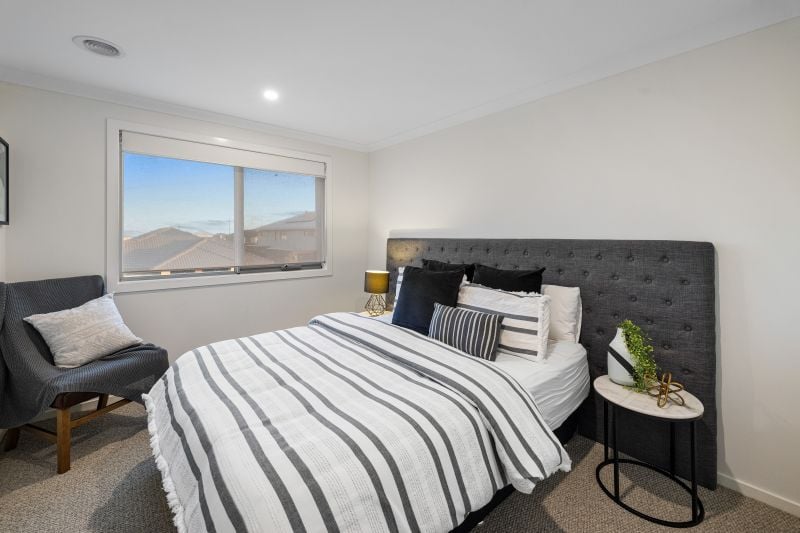 14 Roaming Drive, Fraser Rise