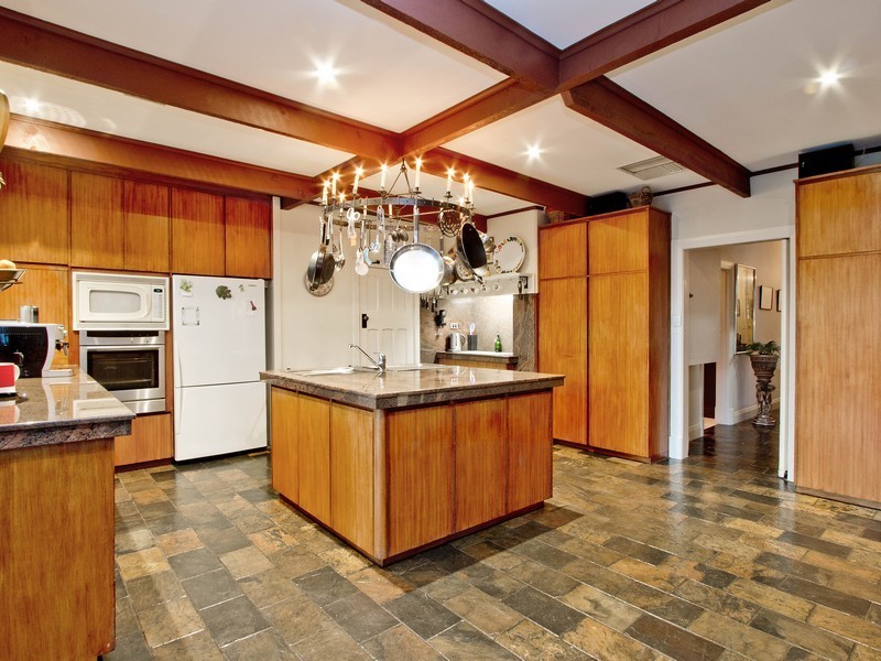 8 Wonoka Street Eden Hills 5050