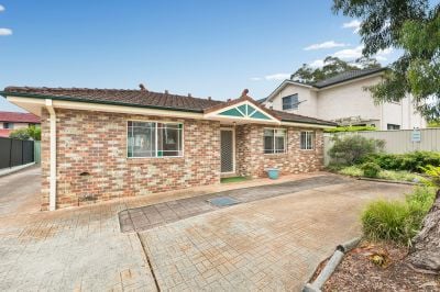 Original Freestanding Villa with Outstanding Potential