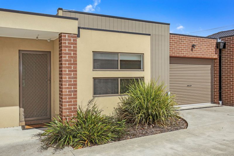 2/15 Chaleyer Street, Reservoir