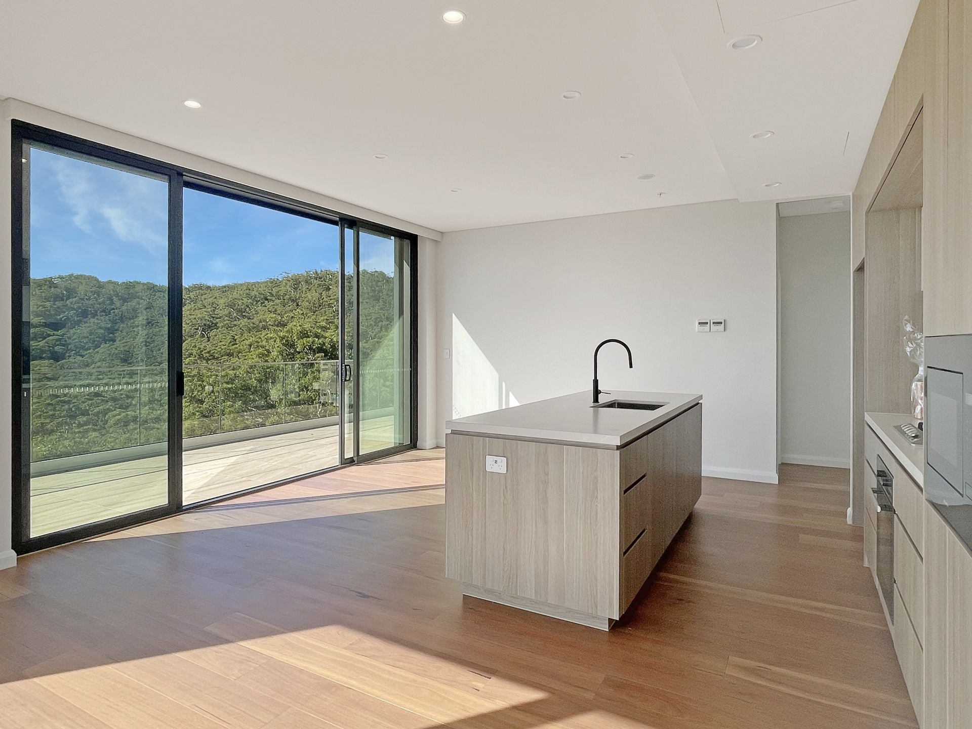 801/89 John Whiteway Drive, Gosford, Gosford - Thumbnail 8
