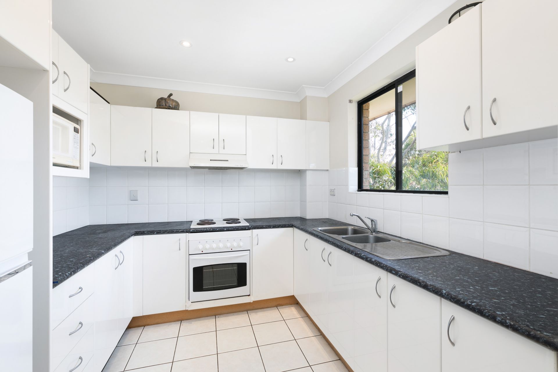 51/16-26 Park Street, SUTHERLAND, Sutherland - Thumbnail 3