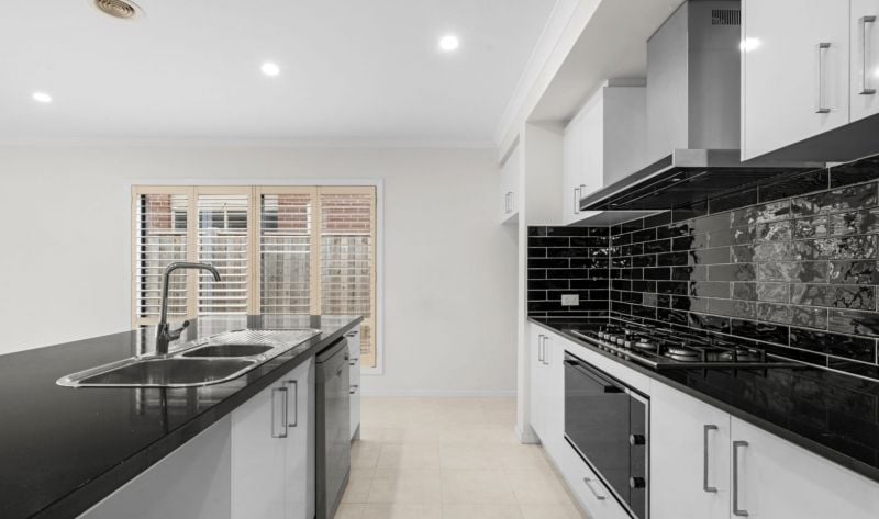 19 Lucknow Drive, Beveridge