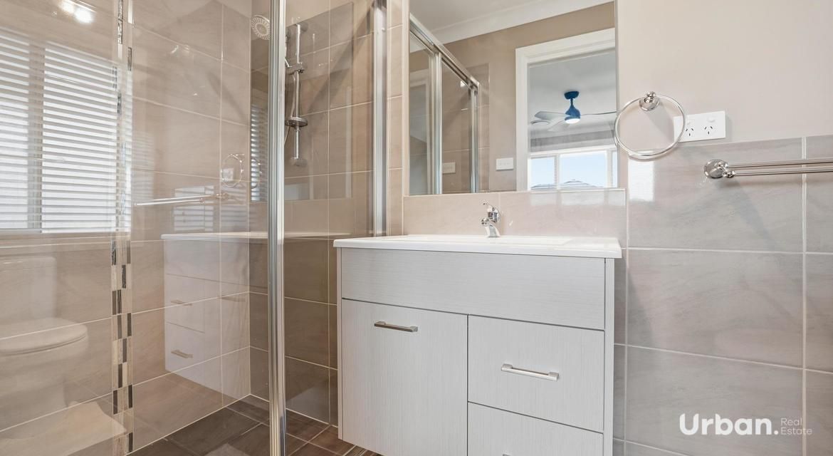 Middleton Grange 12 Flying Avenue