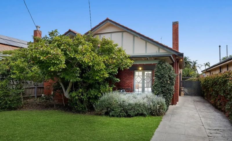 35 Kambrook Road, Caulfield North
