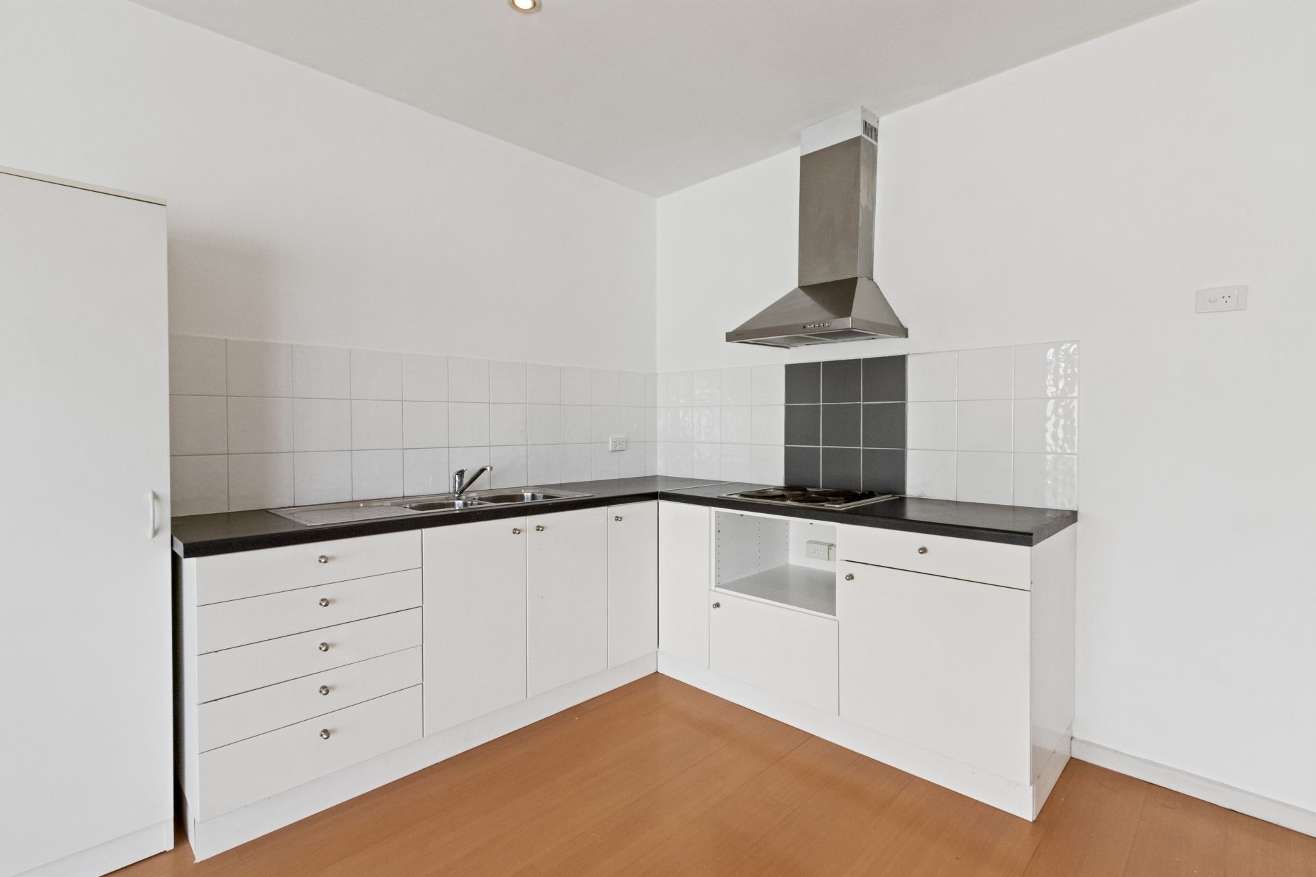 ONE BEDROOM STUDIO APARTMENT