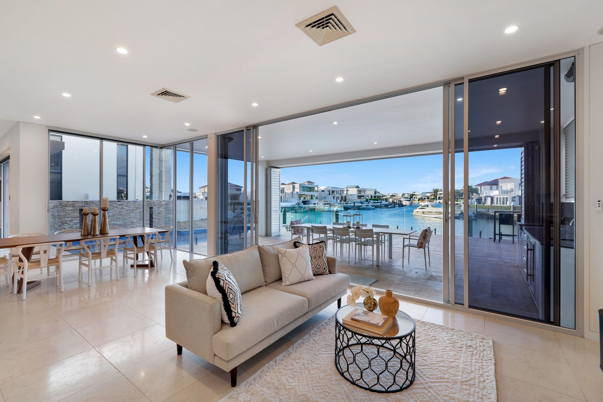 8 King Charles Drive, Sovereign Islands QLD 4216, Sovereign Islands - Thumbnail 3