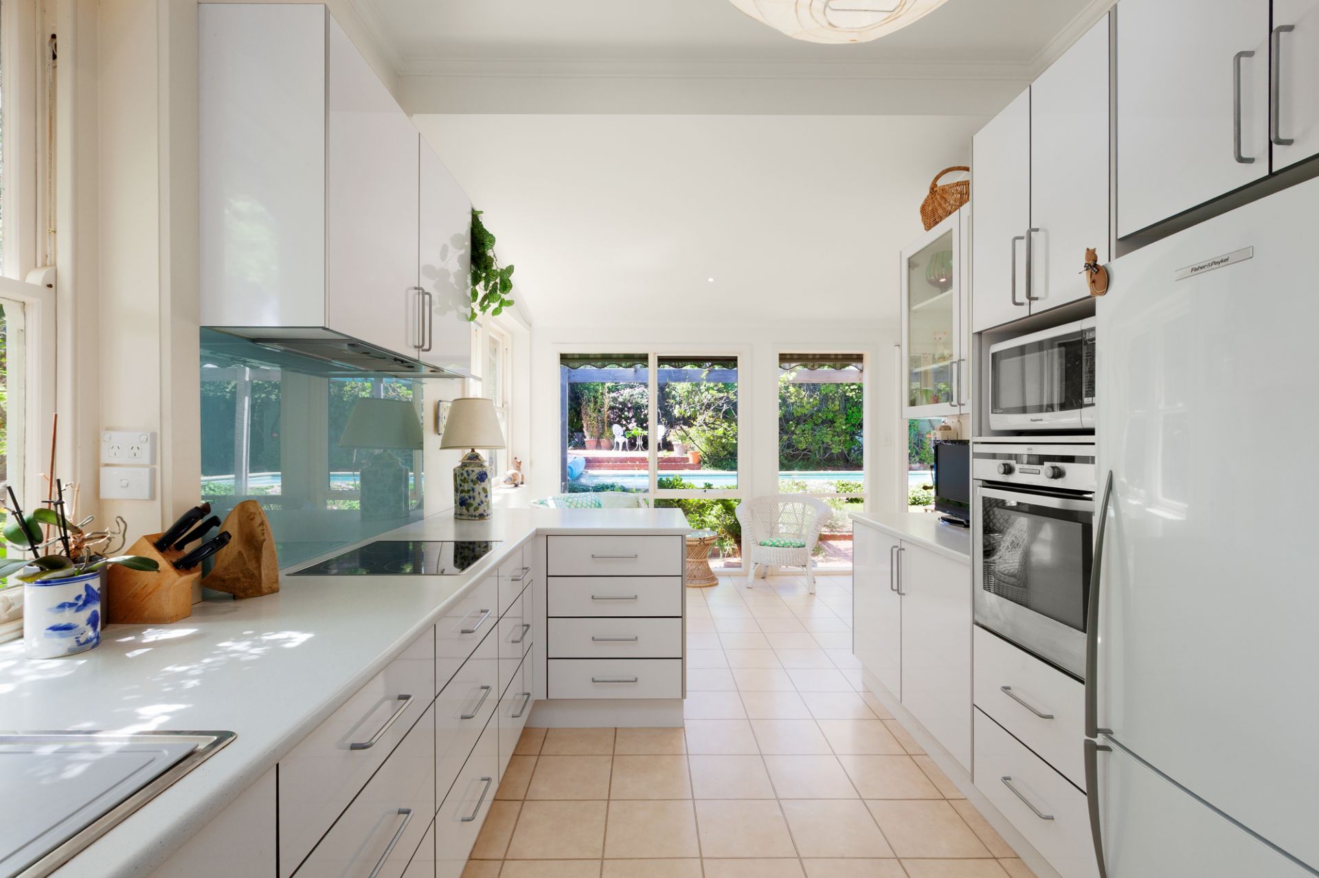 16 Meadow Grove, Deepdene, Deepdene - Thumbnail 4