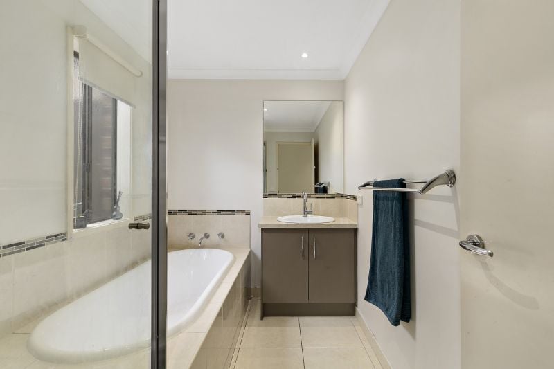 17 Shaftesbury Drive, Epping