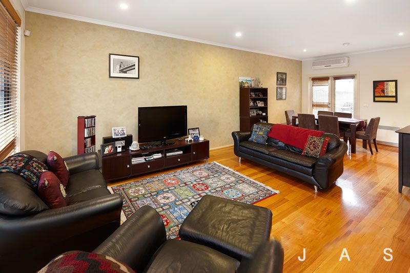 15 Goldsbrough Walk Kensington VIC, Kensington - Thumbnail 5