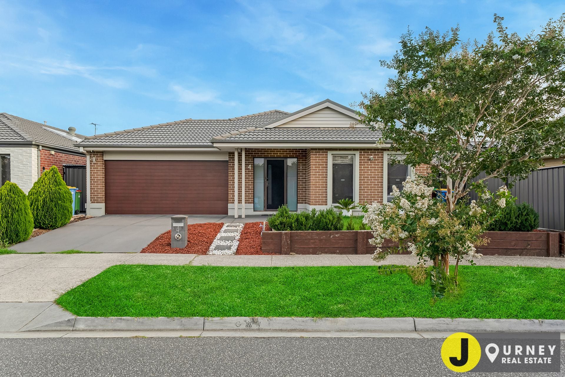 4 Dellinea Street, Cranbourne North VIC, Cranbourne North - Thumbnail 2