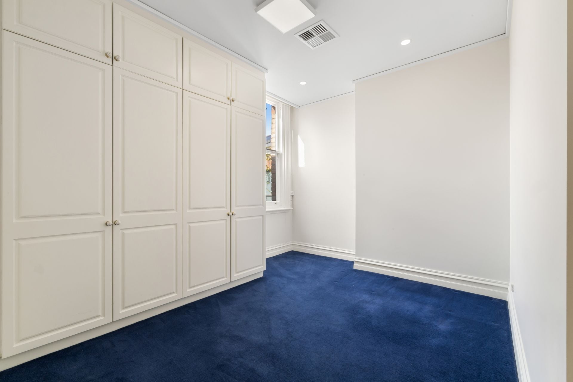 A Distinguished East Melbourne Residence of Enduring Elegance