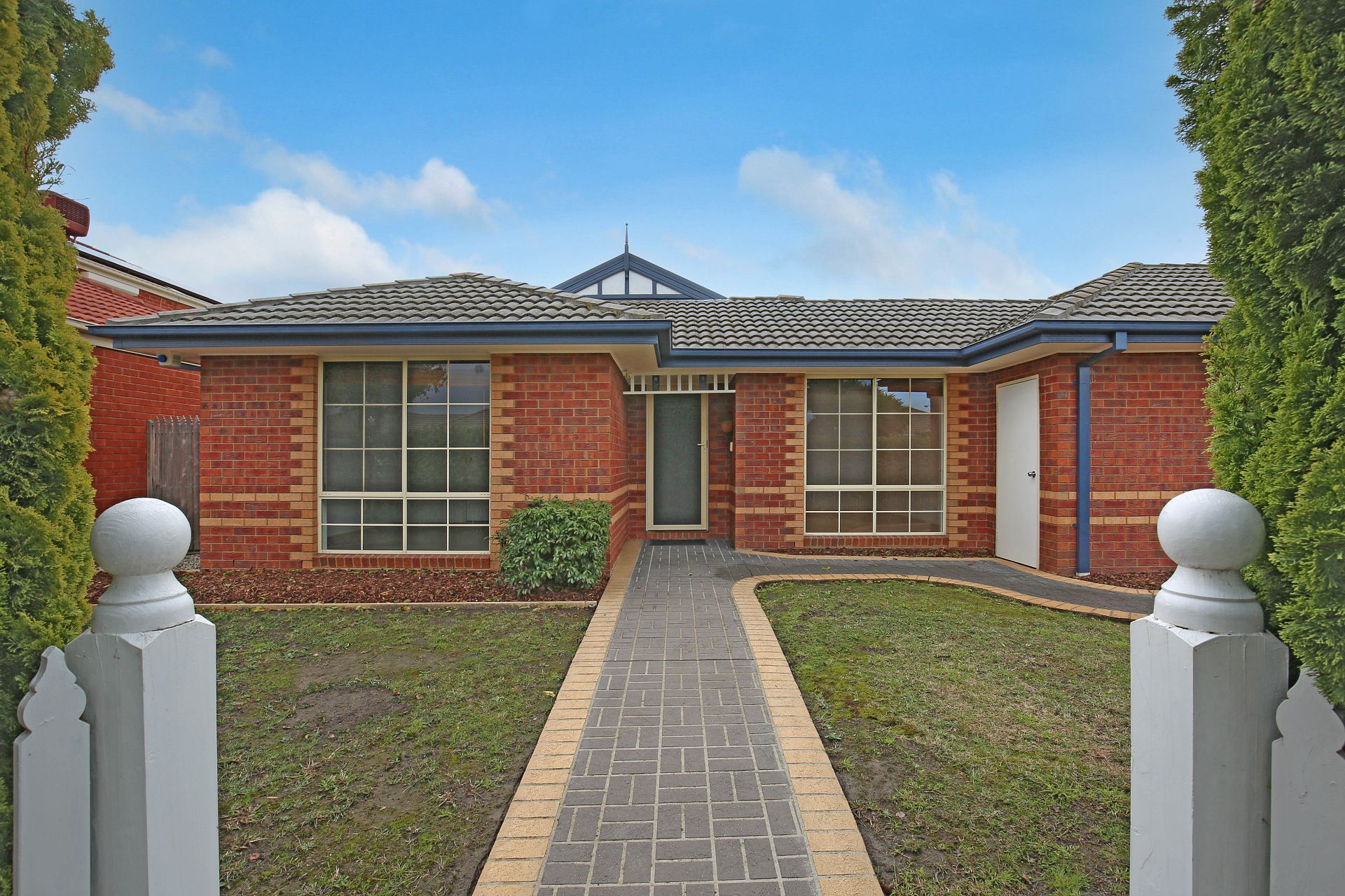 Easy Living in Mill Park Lakes!