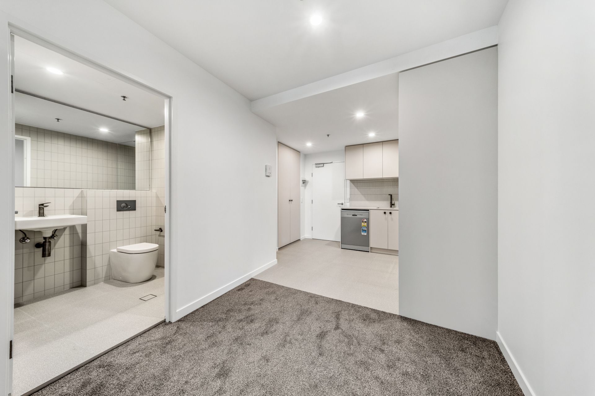 702/2 Grazier Lane, Belconnen, Belconnen - Thumbnail 4
