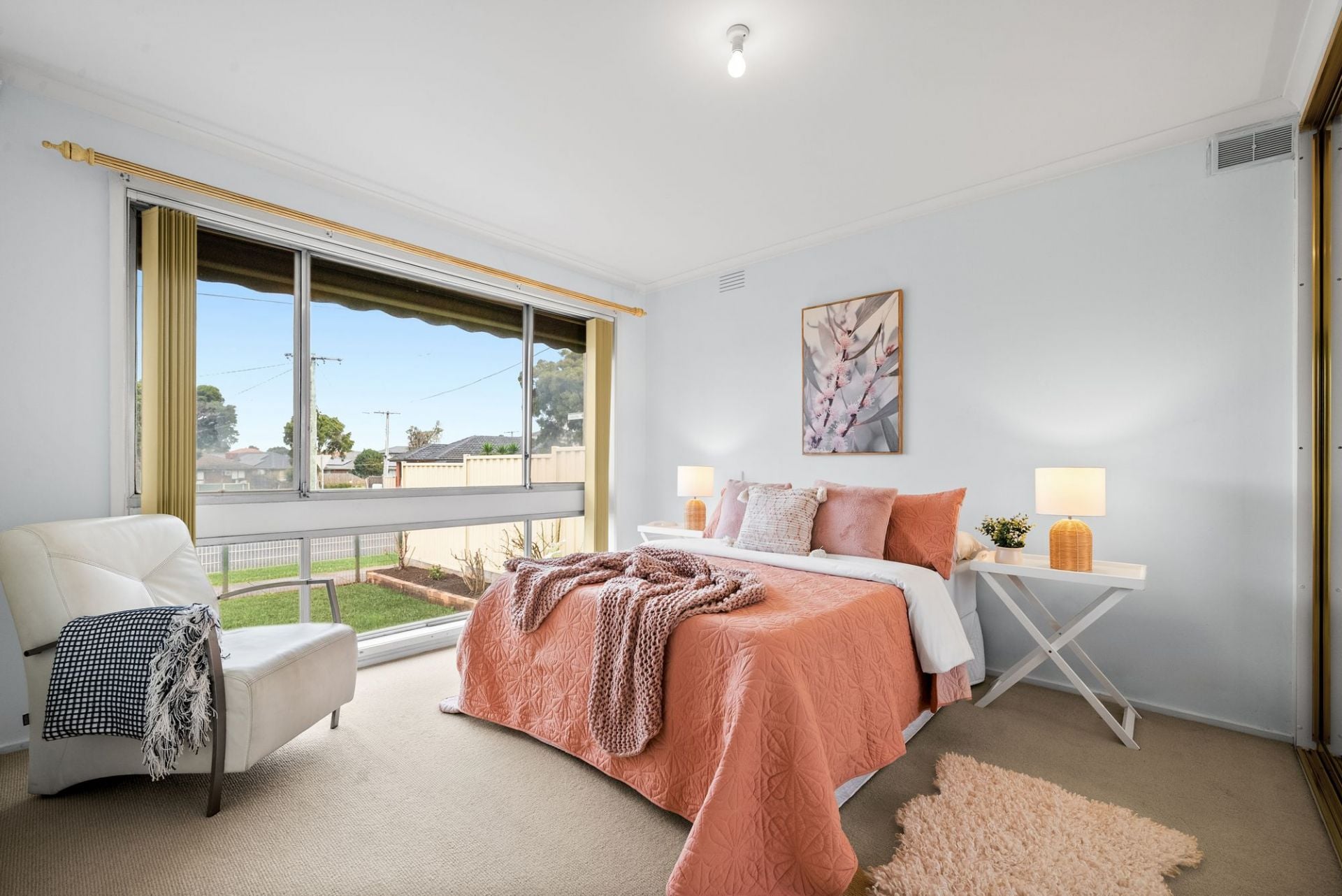 Light-Filled Family Living in a Convenient Lalor Location