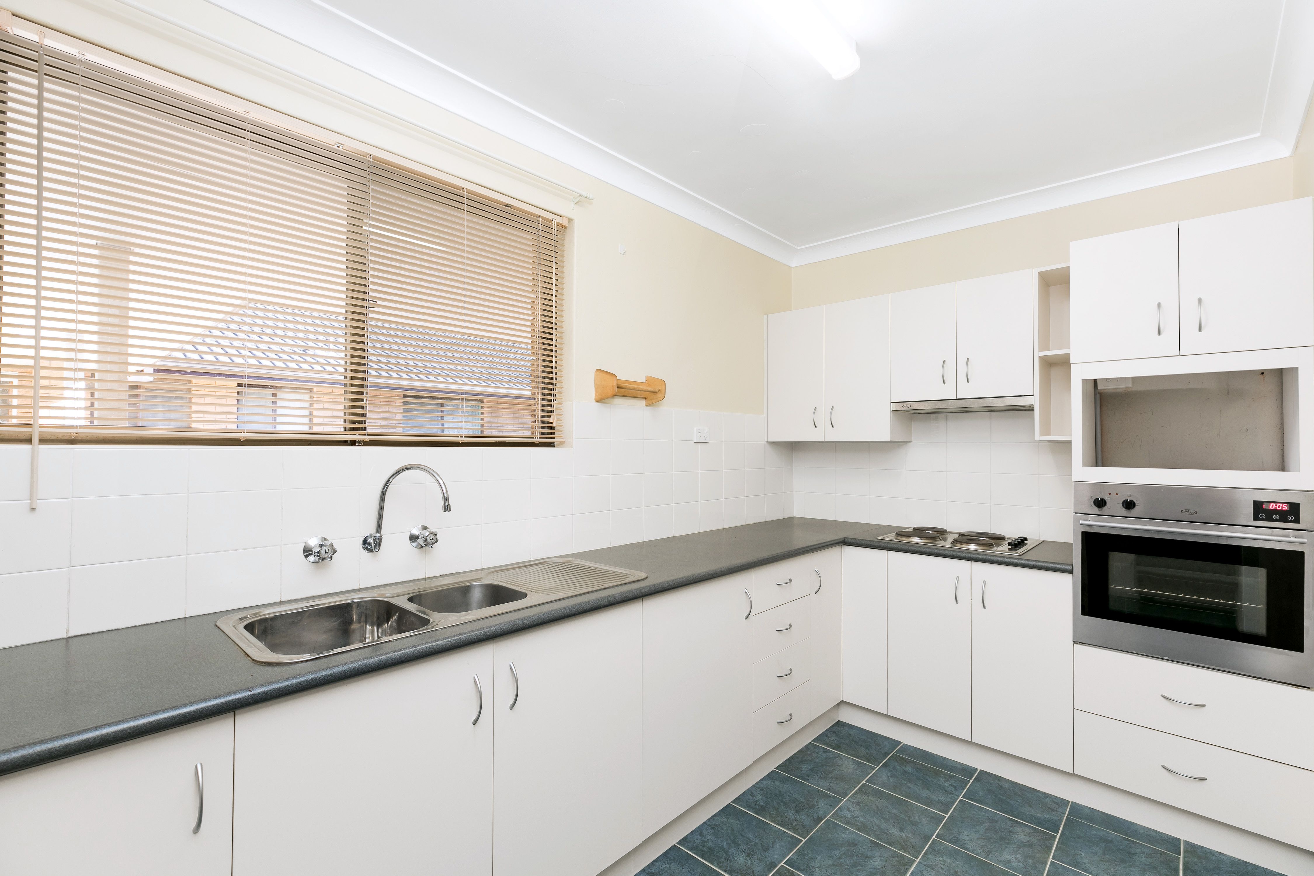 10/8-12 Taren Road CARINGBAH 2229