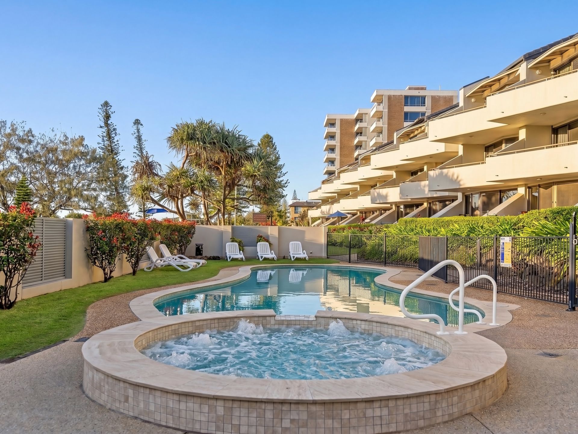 207/98 Marine Parade, Miami - Thumbnail 5