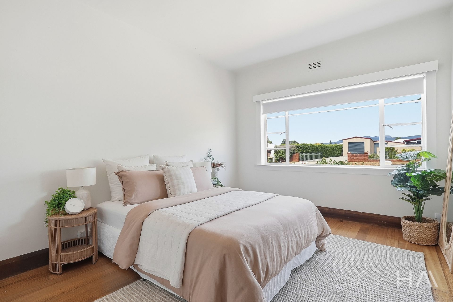 125 Dexter Street Westbury, Westbury - Thumbnail 8