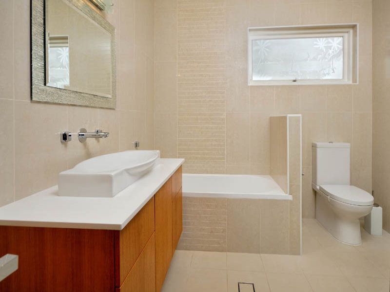 102 Belgrave Esplanade, SYLVANIA WATERS, Sylvania Waters - Thumbnail 2