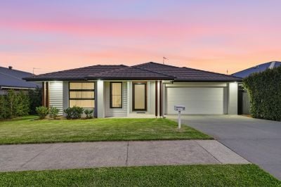 Easy-Care Entertainer Is A Contemporary Thrumster Haven