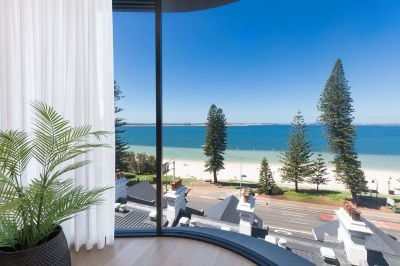 SPECTACULAR BEACHFRONT APARTMENT