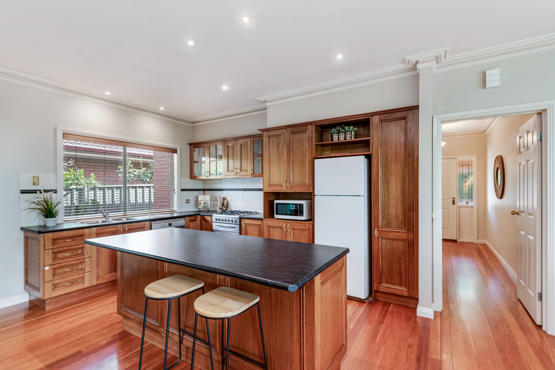 8 Sallys Lane, Kennington, Kennington, Kennington - Thumbnail 4