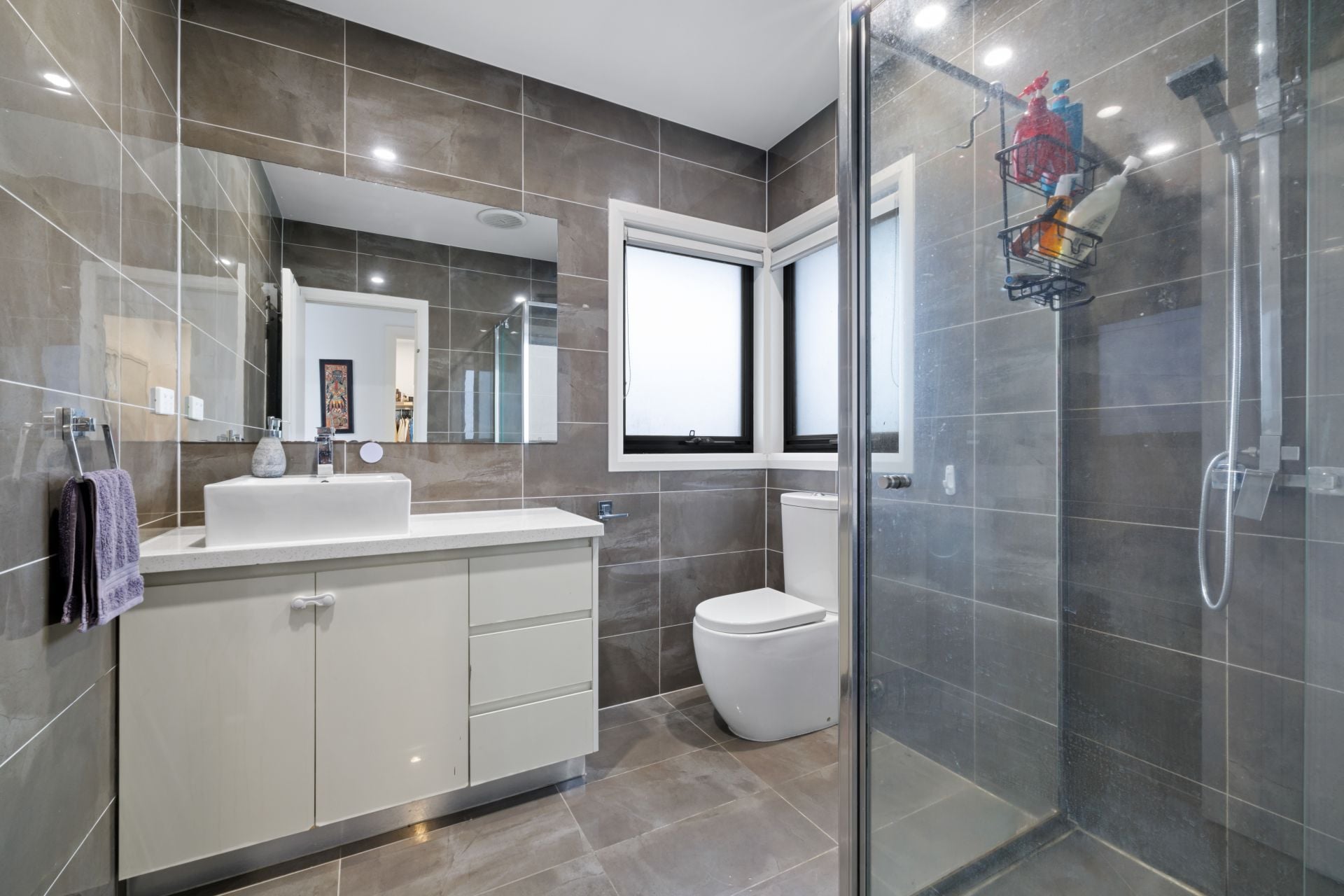 Modern Townhome For Lease
