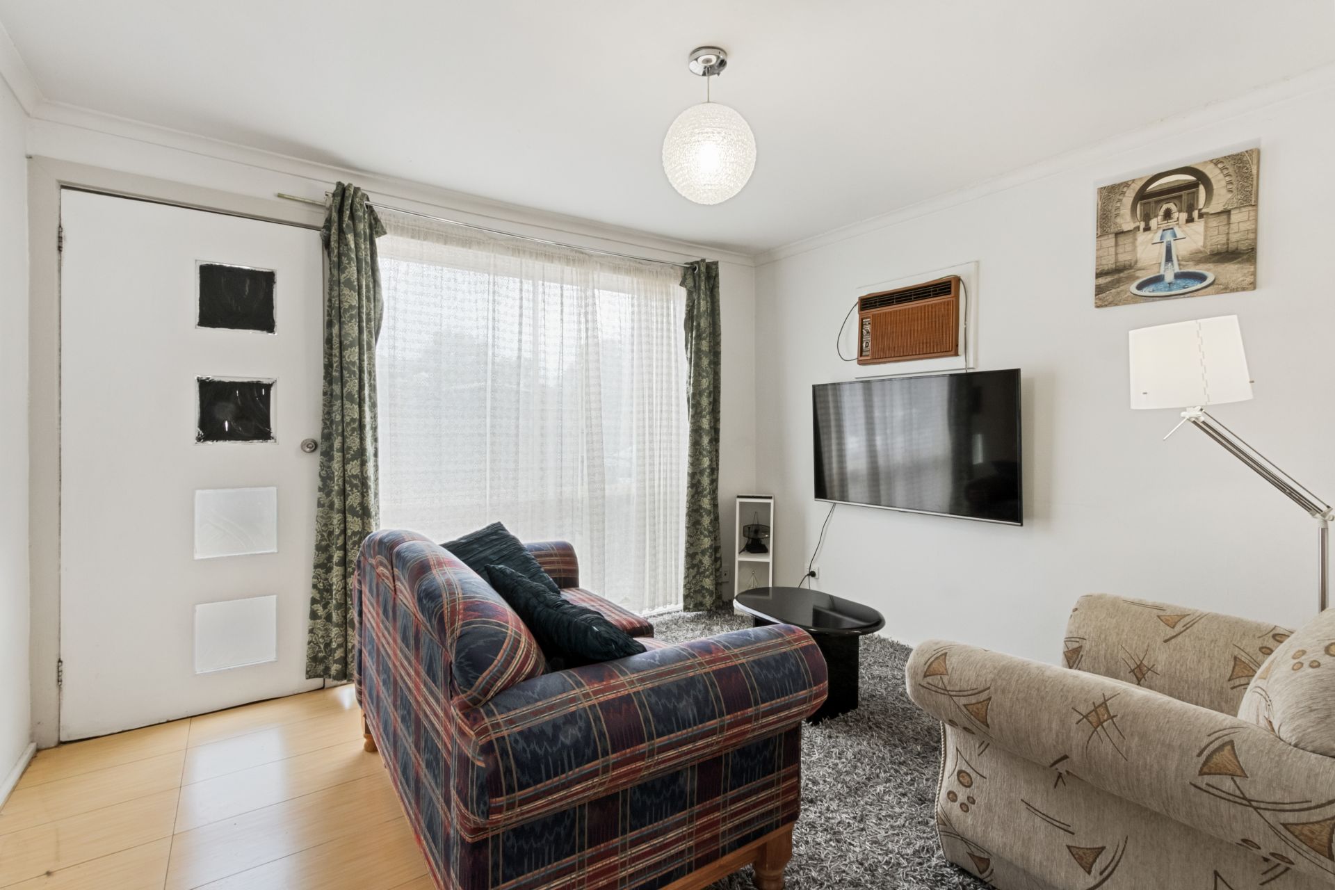 CONVENIENT UNIT LIVING