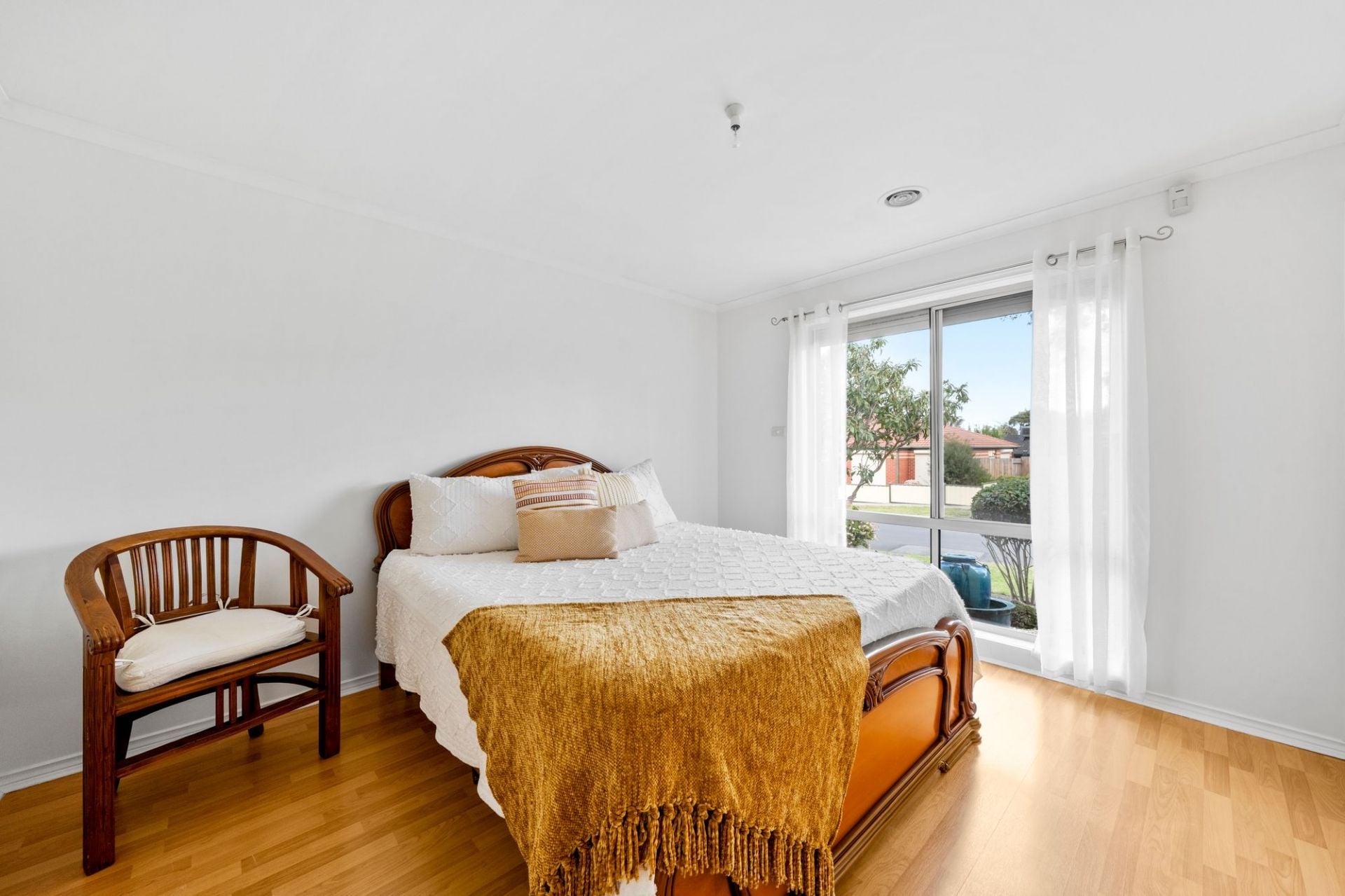 Freestanding, Low-Maintenance Living in a Prime Court Location