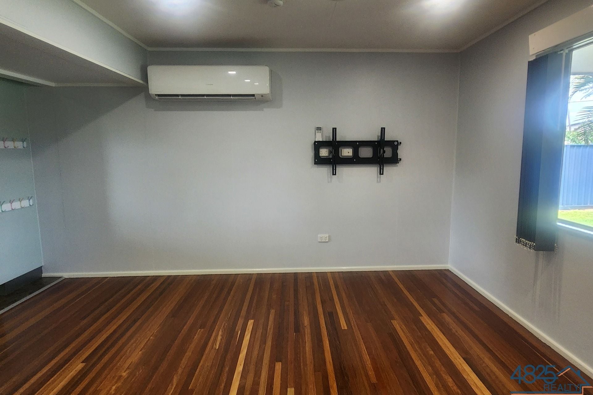 13 Cook Crescent Mount Isa QLD, Mount Isa City - Thumbnail 5