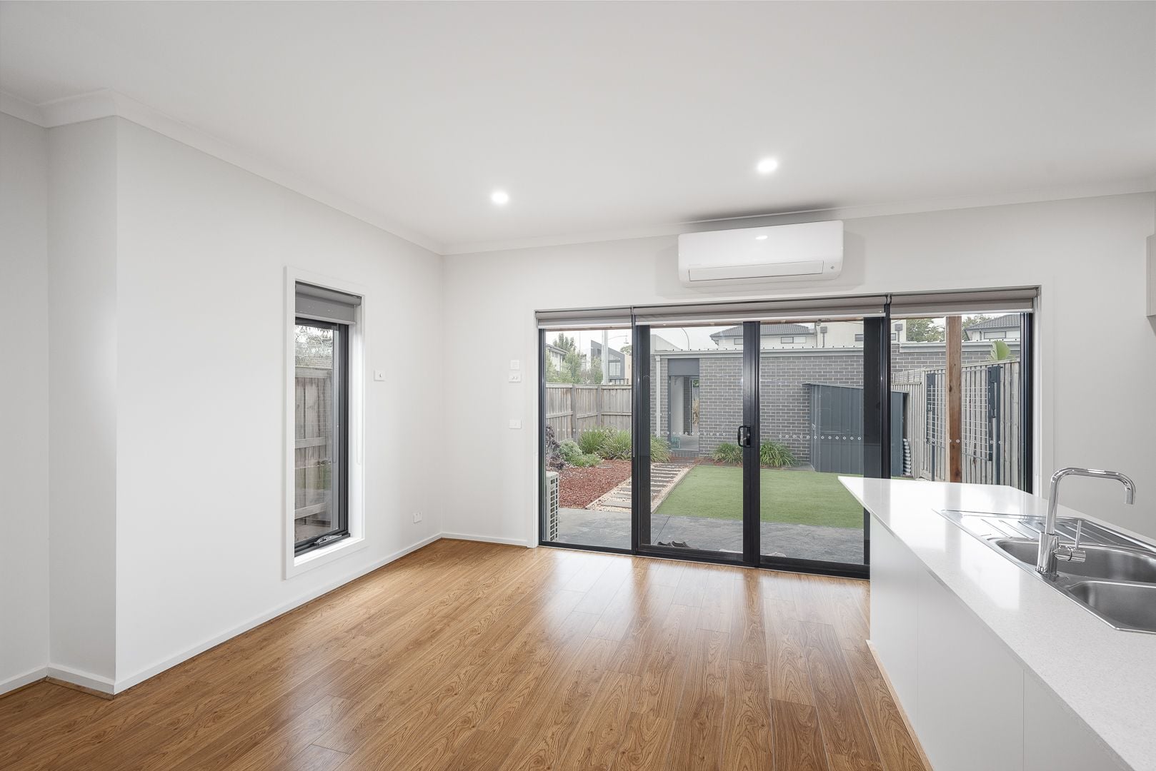 Modern 4 bedroom Home
