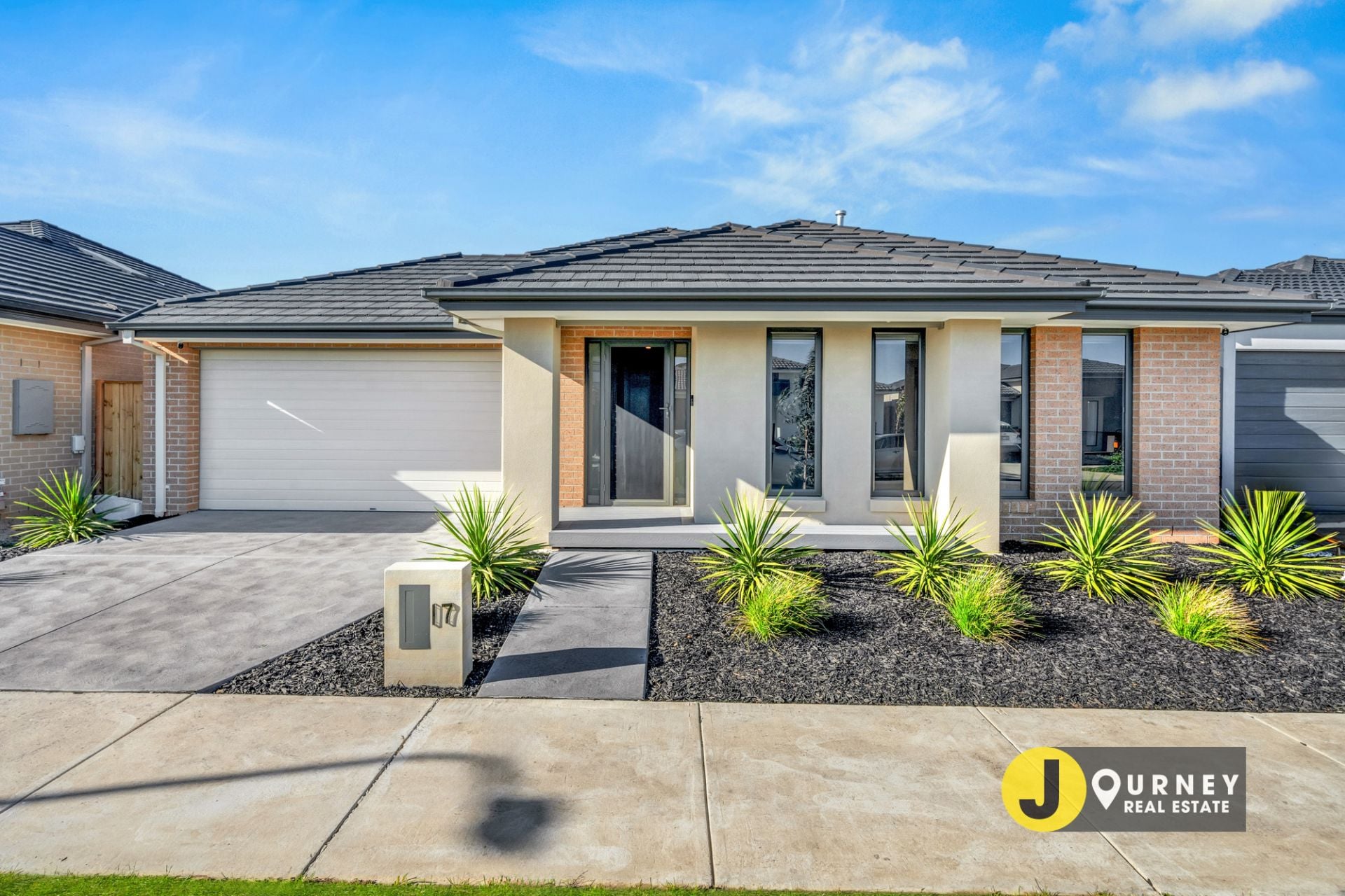 17 Thredbo Crescent, Clyde VIC, Clyde - Thumbnail 2