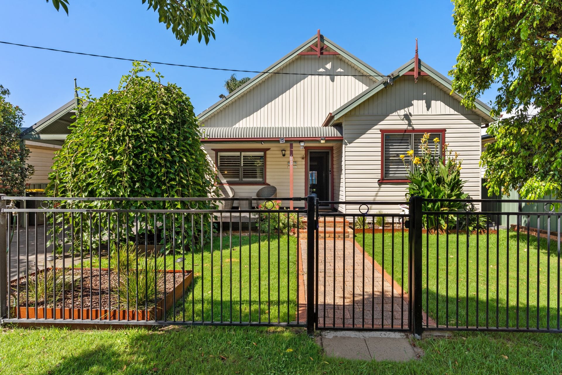 66 Lake Road, Swansea - Thumbnail 2