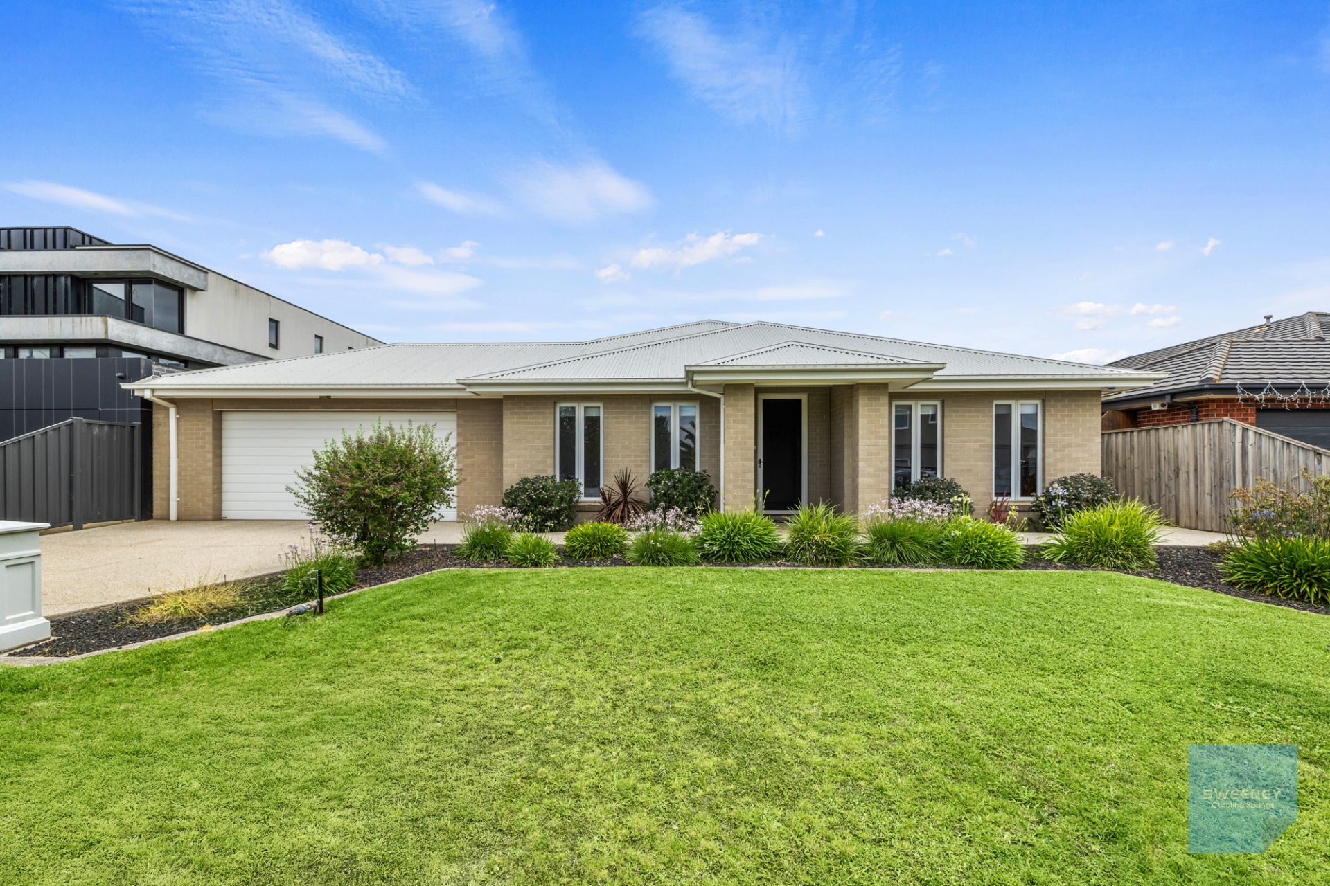 8 Bradfield Court, Taylors Hill - Thumbnail 2
