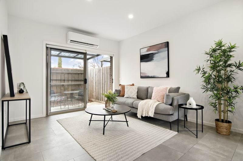 2/14 Marcia Street, Thomastown