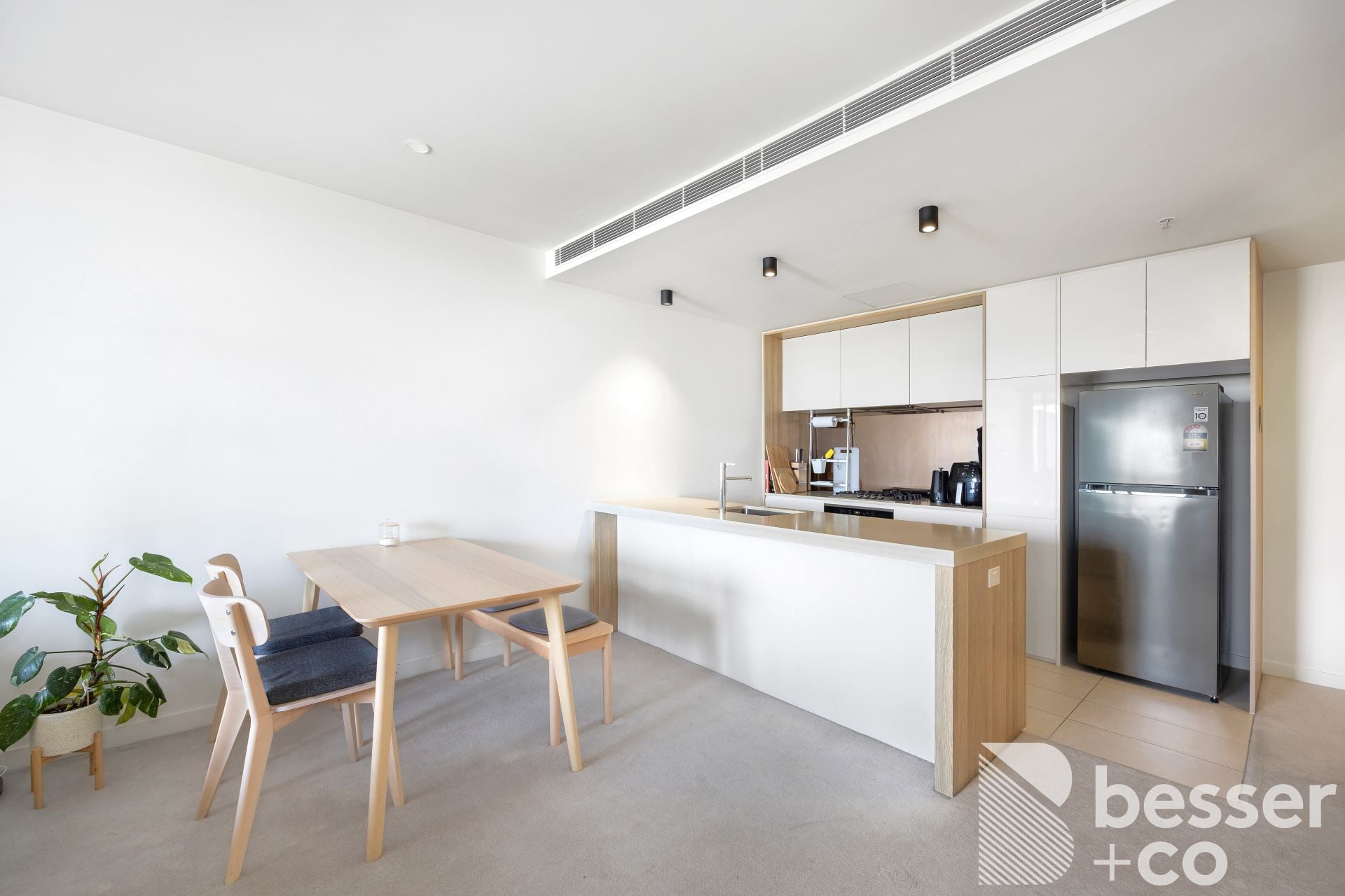 2203/3 Yarra Street, South Yarra - Thumbnail 6