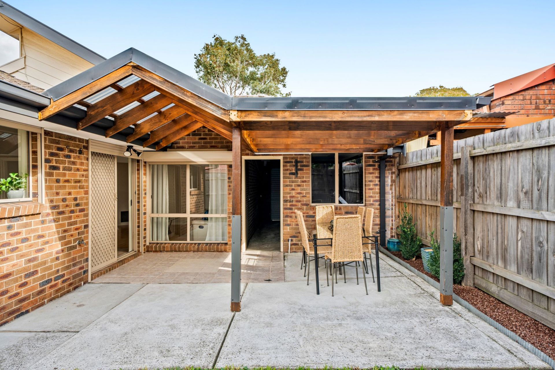 Freestanding, Low-Maintenance Living in a Prime Court Location