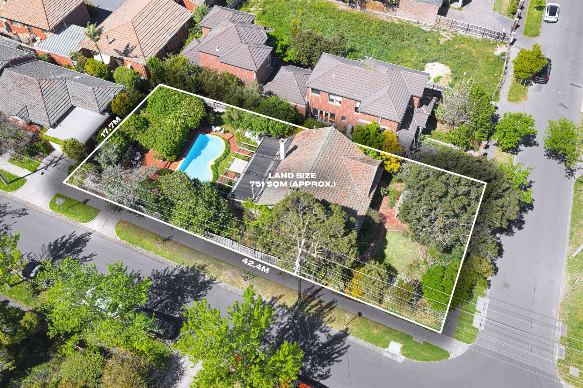 16 Meadow Grove, Deepdene, Deepdene - Thumbnail 3