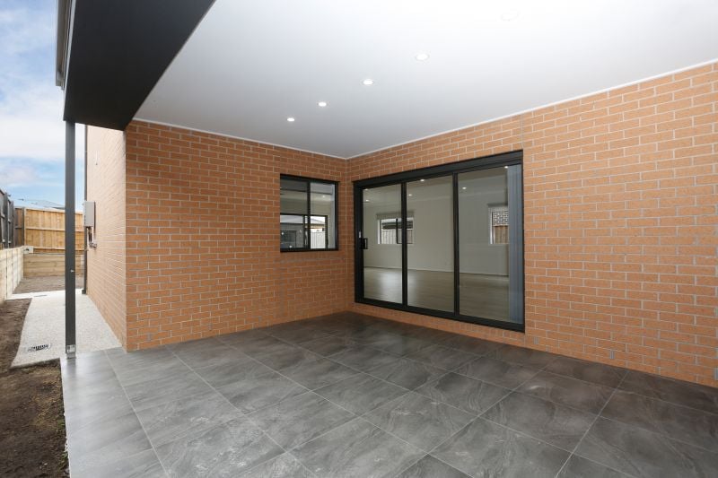 62 Cravens Road, Mernda