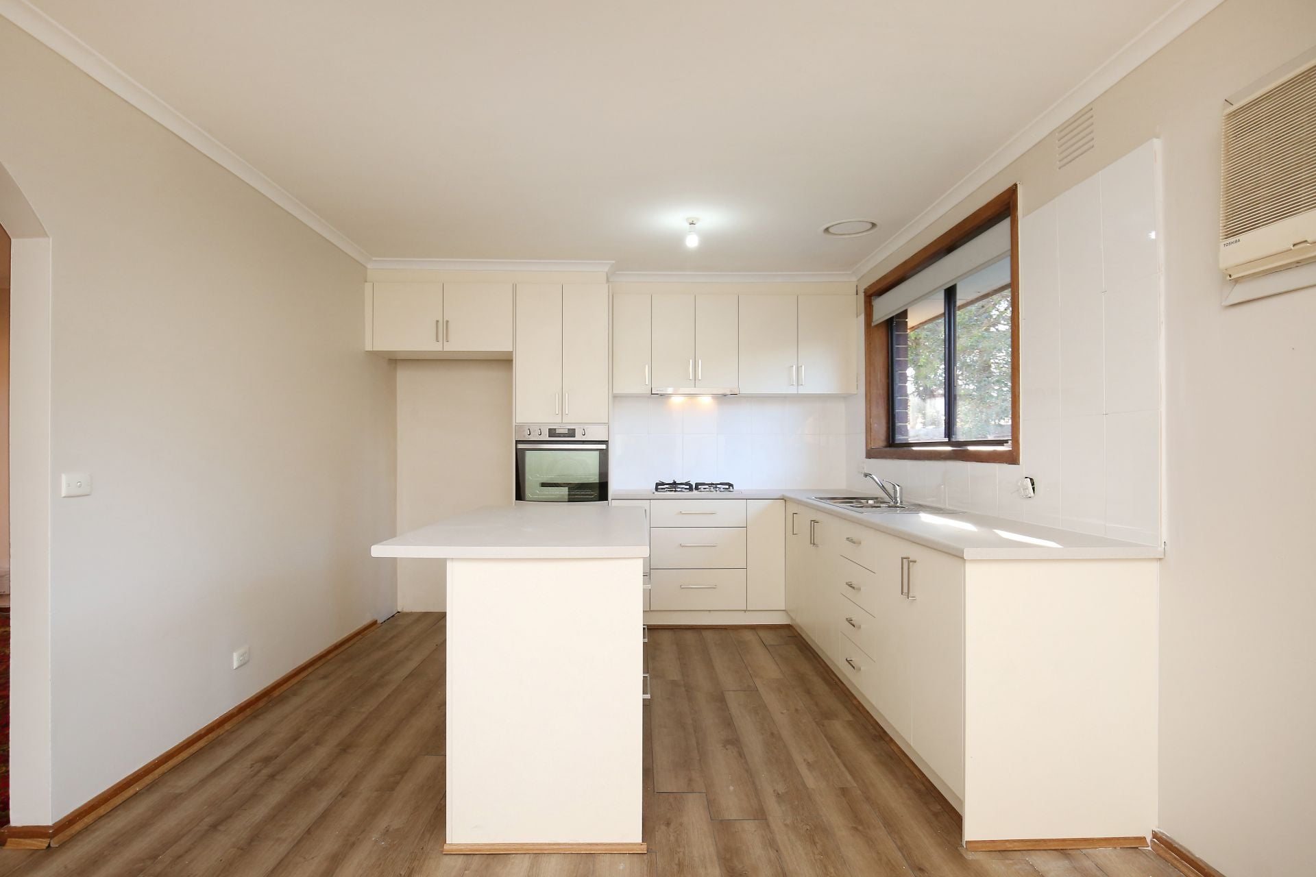 AFFORDABLE HOME WITH MODERN KITCHEN!
