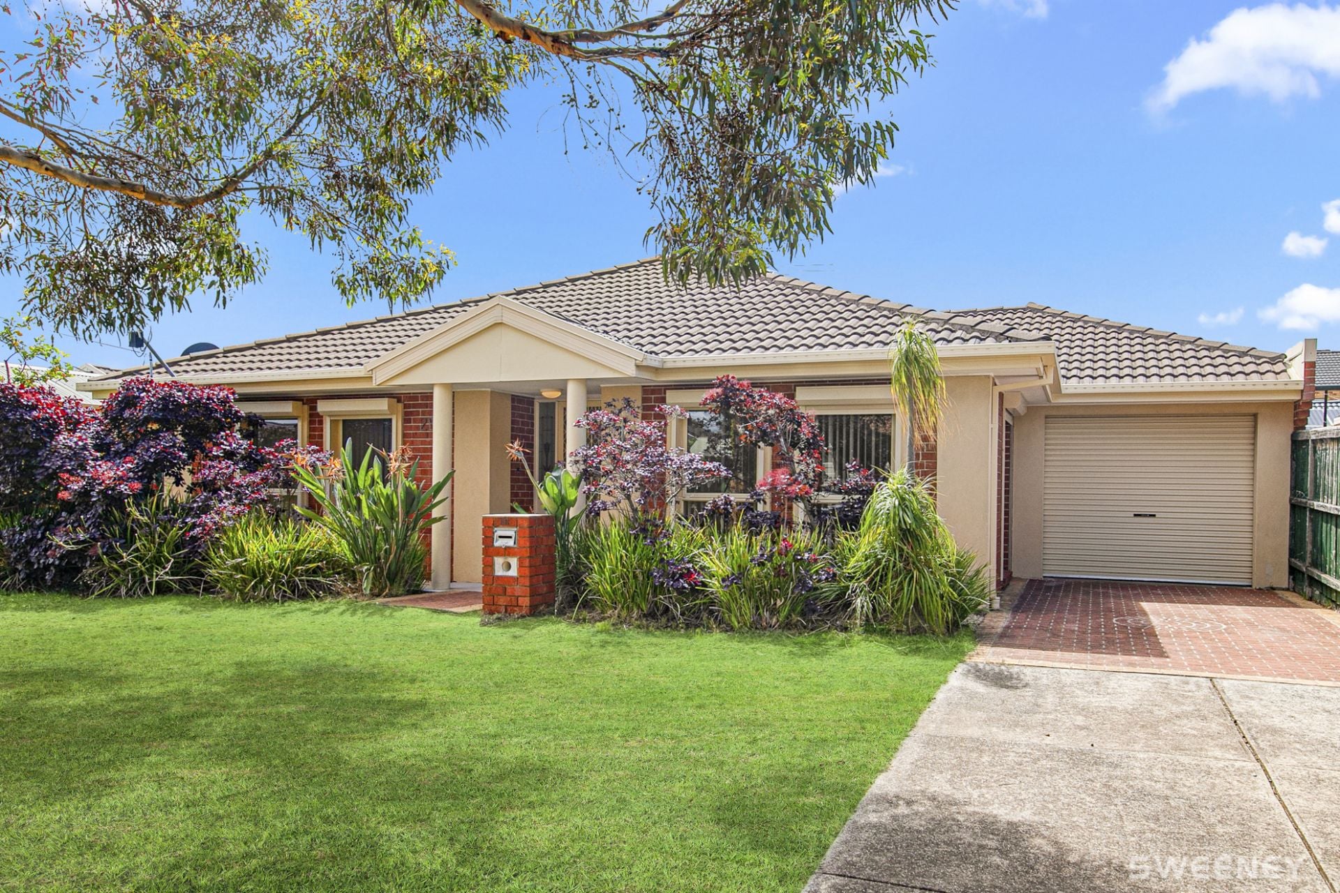2B Tomkin Court, Altona Meadows - Thumbnail 2