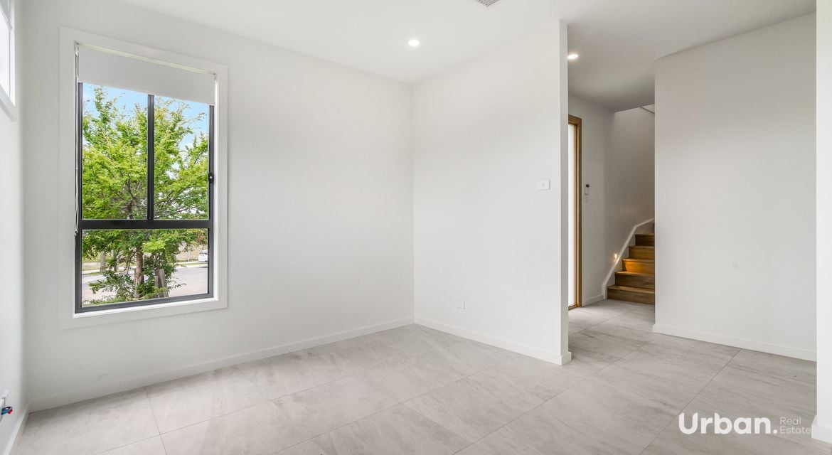 Spring Farm 73 Bluebell Crescent