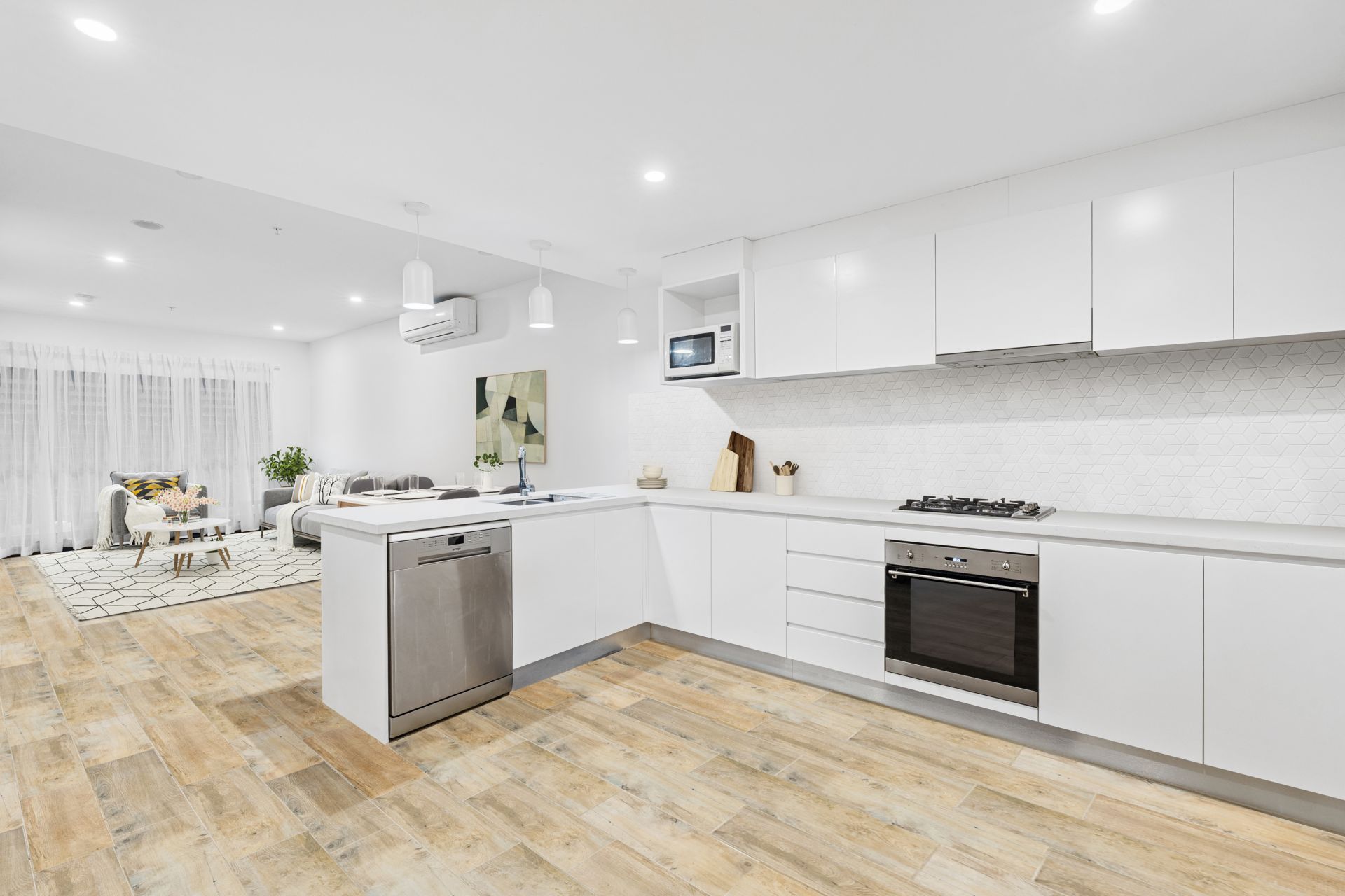 210/25 Mann Street, Gosford, Gosford - Thumbnail 4