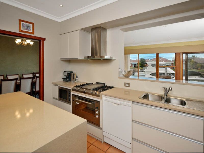 102 Belgrave Esplanade, SYLVANIA WATERS, Sylvania Waters - Thumbnail 3