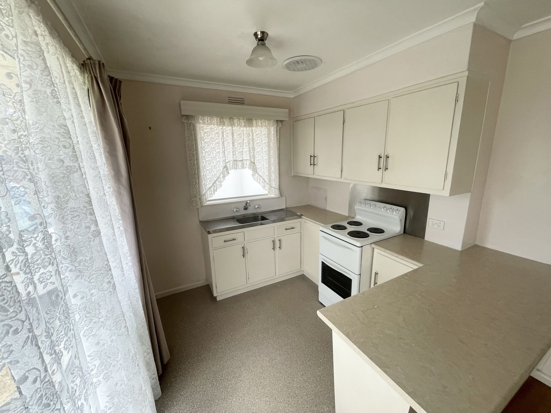 1/8 Station Street, Seaholme - Thumbnail 4