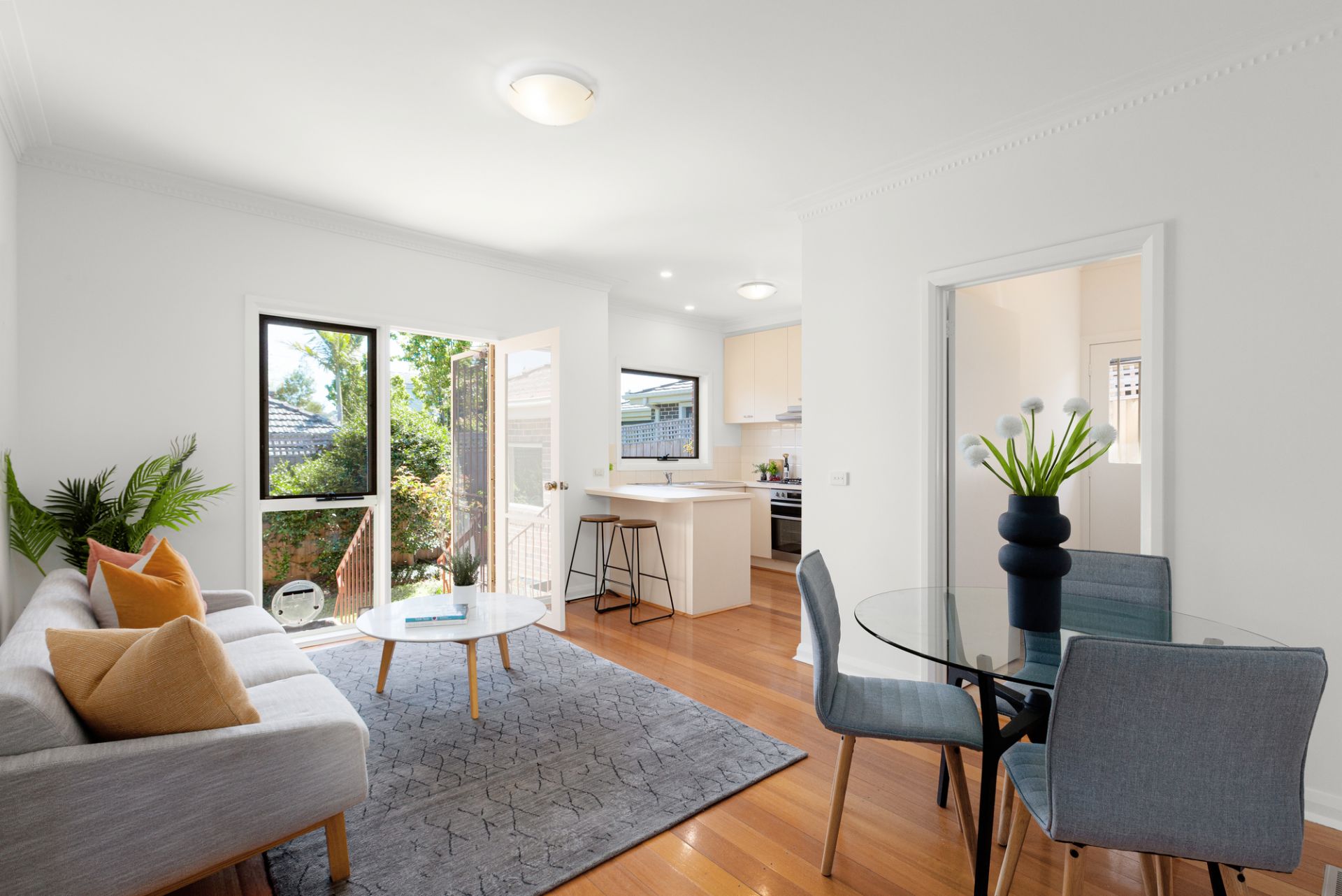 10 Royal Lane, Surrey Hills, Surrey Hills - Thumbnail 3