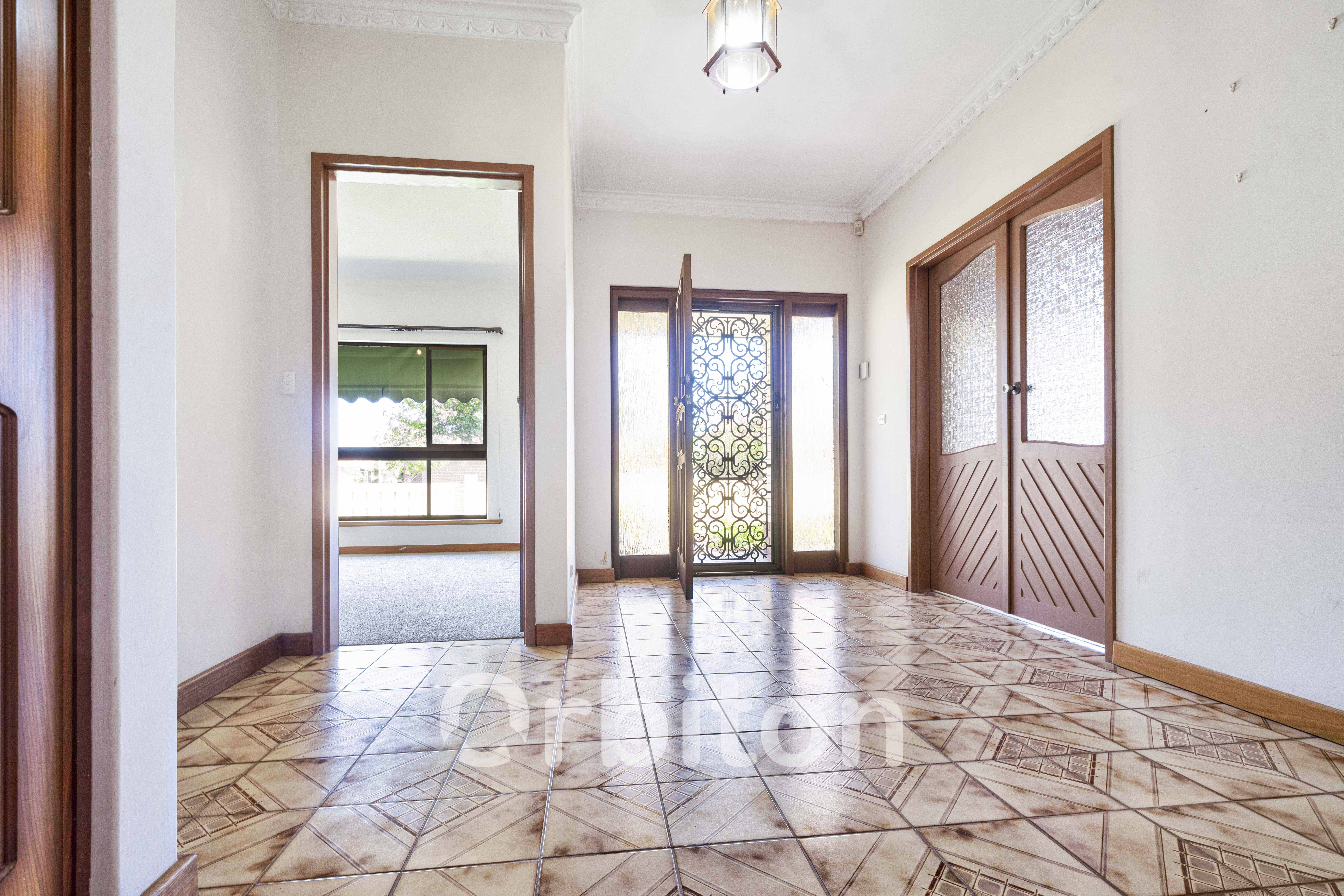 4 Lachlan Ave, Woodville West SA 5011