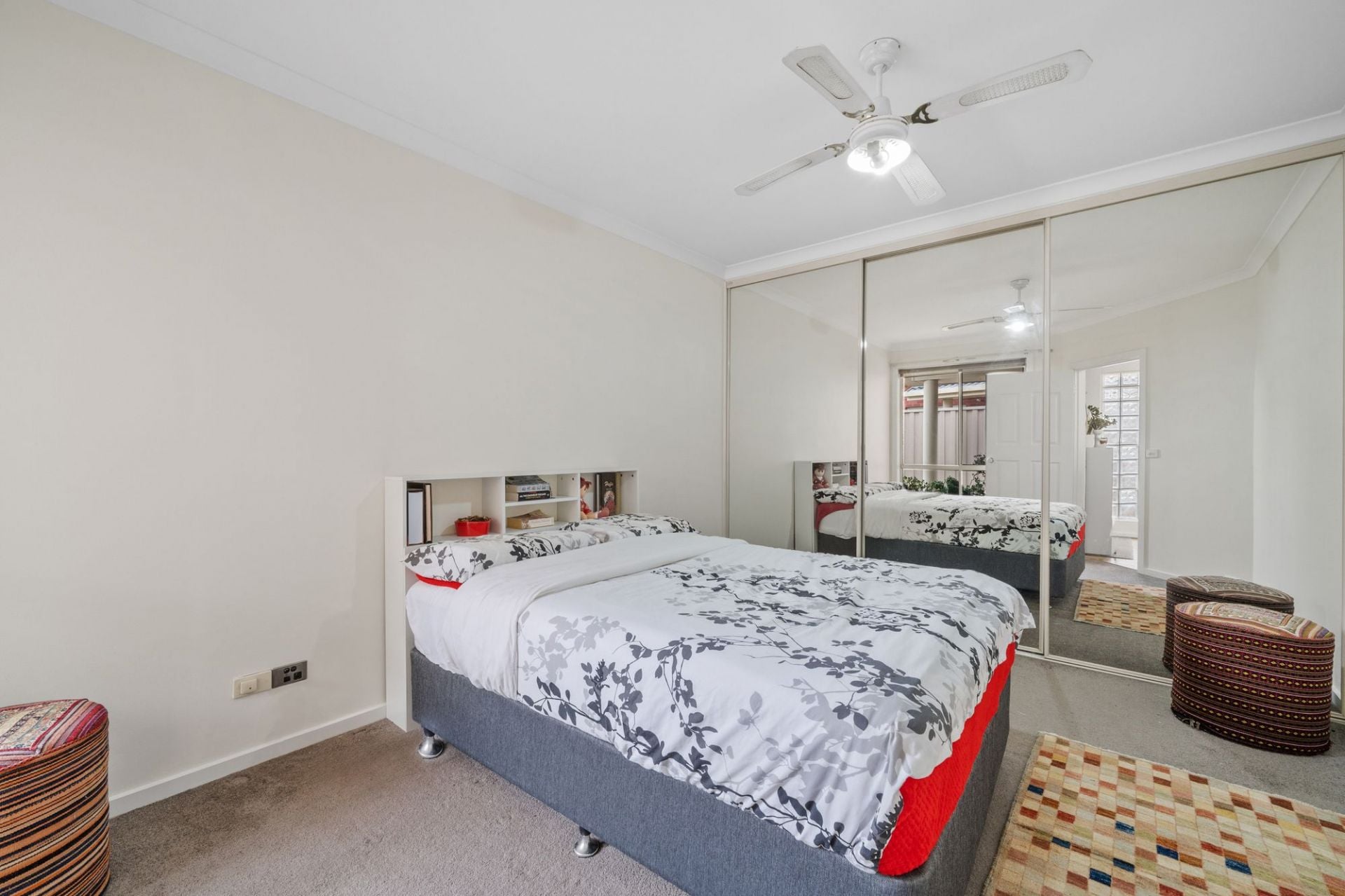 Freestanding Convenience in a Prime Mill Park Location