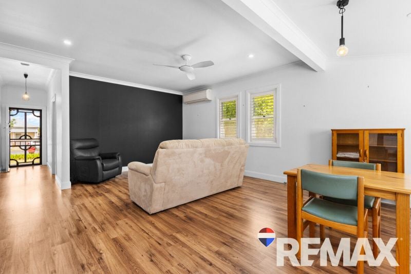 JUNEE 2 Cross Street